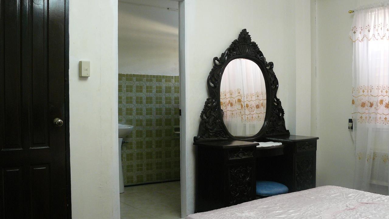 Third & Sean'S Place Legazpi Buitenkant foto